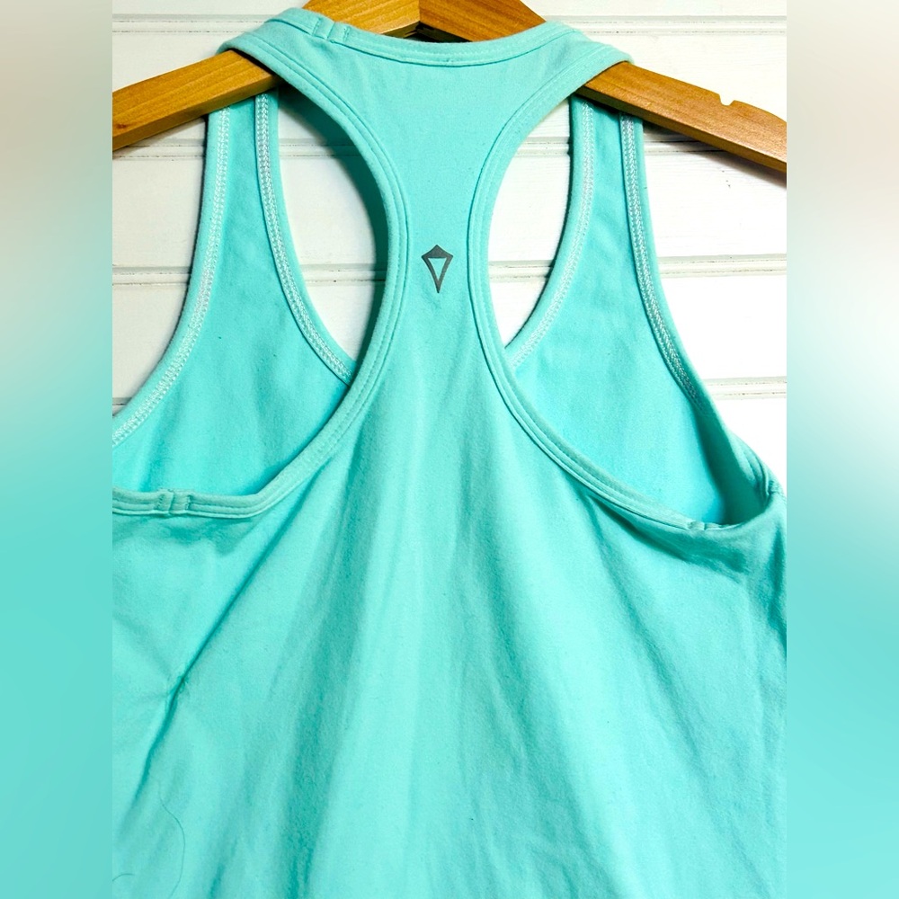 IVIVVA by LULULEMON girls size 10 reversible racer back tank